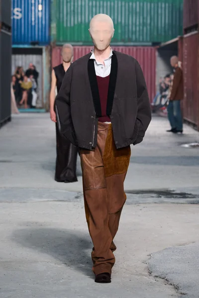 Look 49